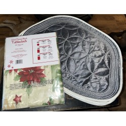 NIP Vinyl Flannel Back Poinsettia 60
