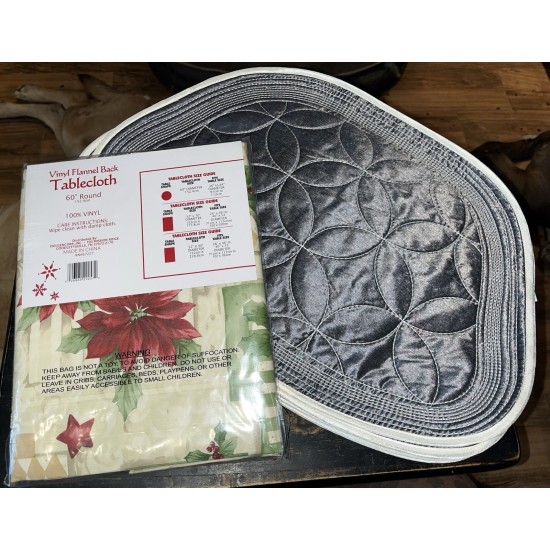 NIP Vinyl Flannel Back Poinsettia 60